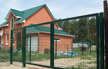 3д ограждение зеленого цвета